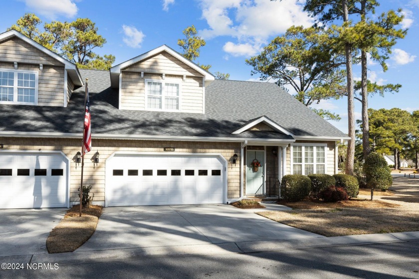 This popular townhome in The Reserve in gated Brandywine Bay has - Beach Townhome/Townhouse for sale in Morehead City, North Carolina on Beachhouse.com