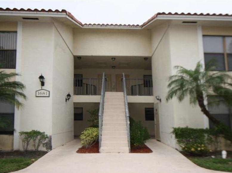 PRICE DROP!!! A MUST SEE..e check out this Large, Bright - Beach Condo for sale in West Palm Beach, Florida on Beachhouse.com