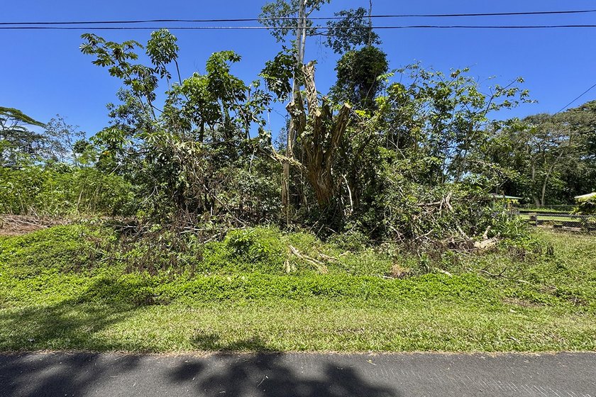 This vacant lot is situated on a street with a dead end on - Beach Lot for sale in Pahoa, Hawaii on Beachhouse.com