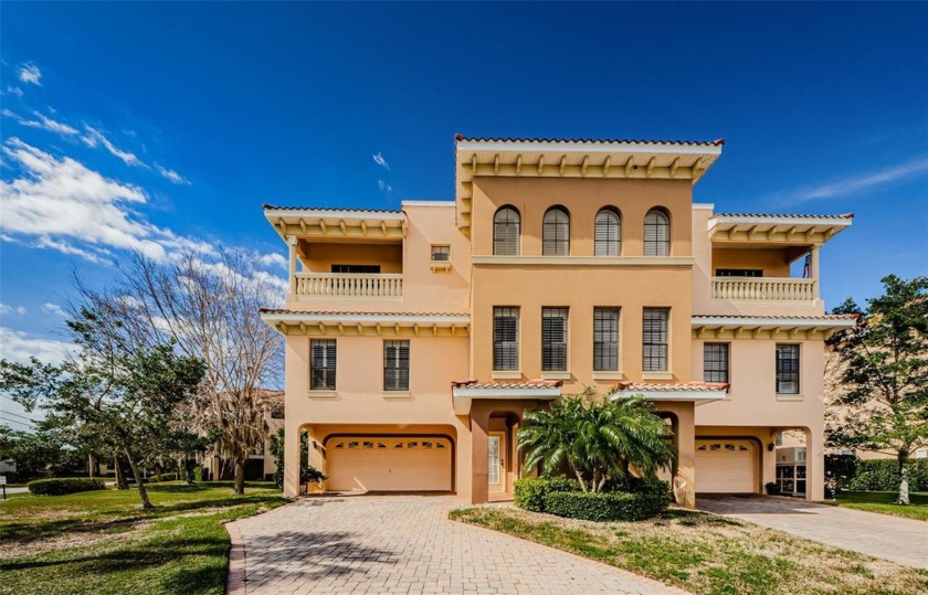 Reduced! Seller Motivated! This High and Dry beautiful townhome - Beach Townhome/Townhouse for sale in Tarpon Springs, Florida on Beachhouse.com