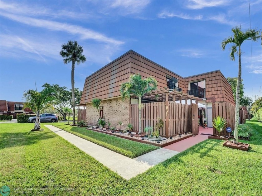 Welcome to your beautifully updated 3-bed, 2.5-bath townhome in - Beach Townhome/Townhouse for sale in Davie, Florida on Beachhouse.com