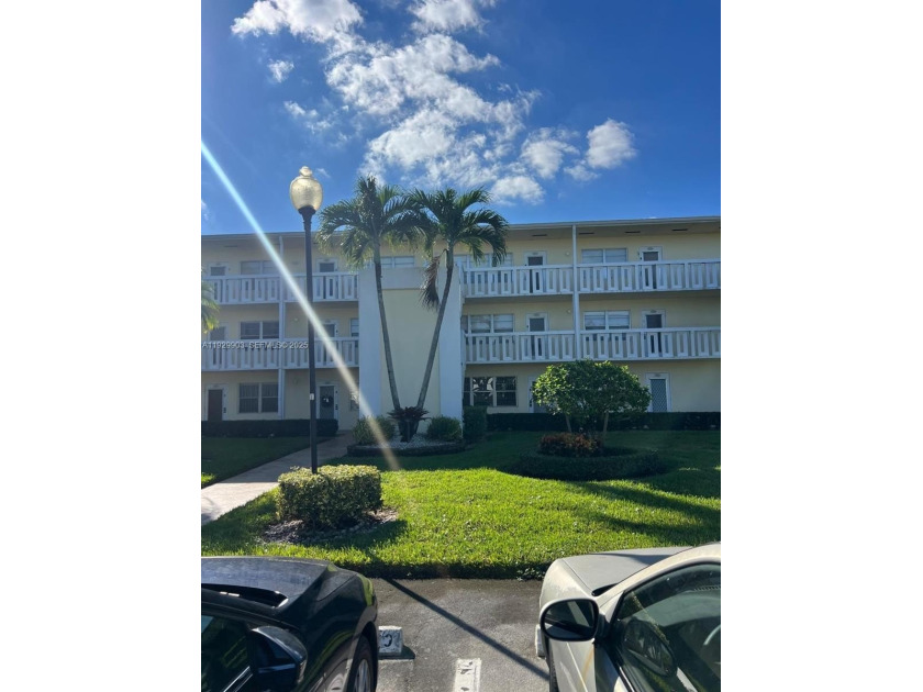 **Fantastic Opportunity!** Stunning 55+ condo located in West - Beach Condo for sale in Boca Raton, Florida on Beachhouse.com