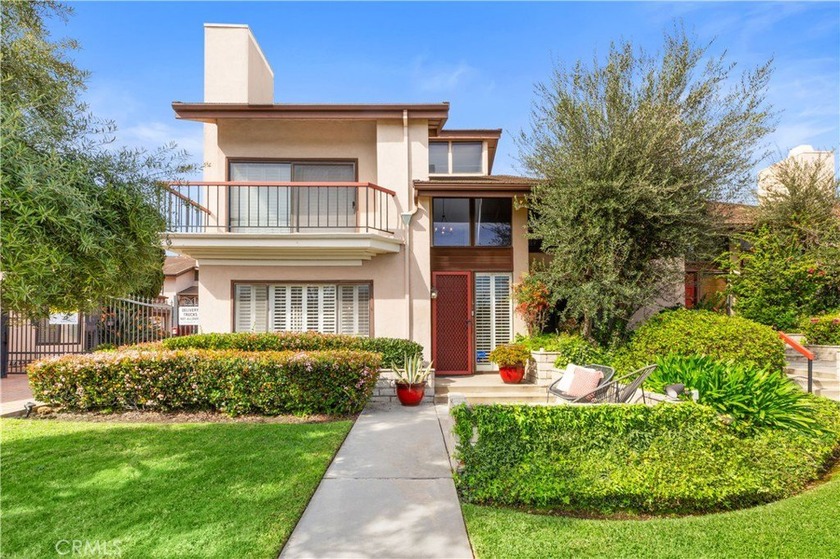 Nestled in the highly sought-after Virginia Country Club - Beach Townhome/Townhouse for sale in Long Beach, California on Beachhouse.com