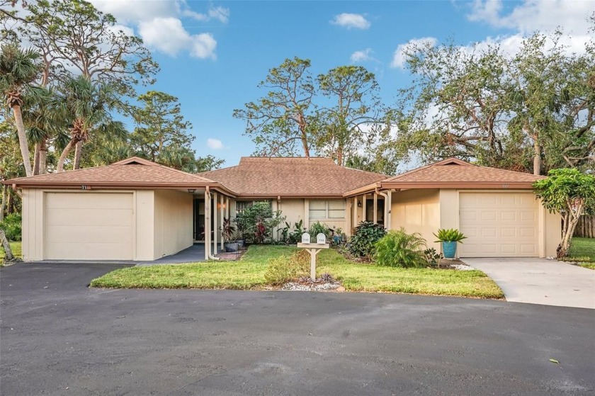 This 2 Bedroom, 2 bath villa with a bonus room offers a - Beach Home for sale in Sarasota, Florida on Beachhouse.com