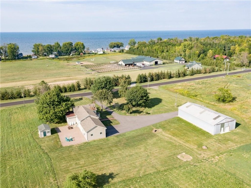 Sprawling 5.3 acre, beautifully updated farmhouse w/ sizeable - Beach Lot for sale in Kent, New York on Beachhouse.com
