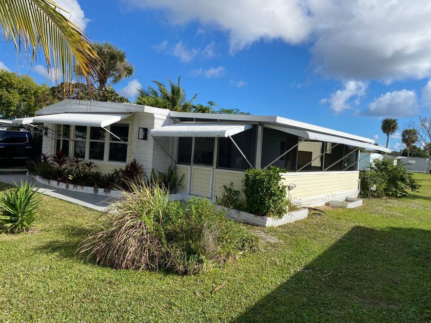 This 2/2, 55+ manufactured home has been completely renewed. New - Beach Home for sale in Boynton Beach, Florida on Beachhouse.com