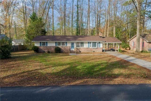 Conveniently located in the town of Urbanna, the 3 bedroom 1.5 - Beach Home for sale in Urbanna, Virginia on Beachhouse.com