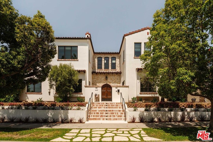 This exquisite, custom-built Contemporary Spanish home is - Beach Home for sale in Pacific Palisades, California on Beachhouse.com