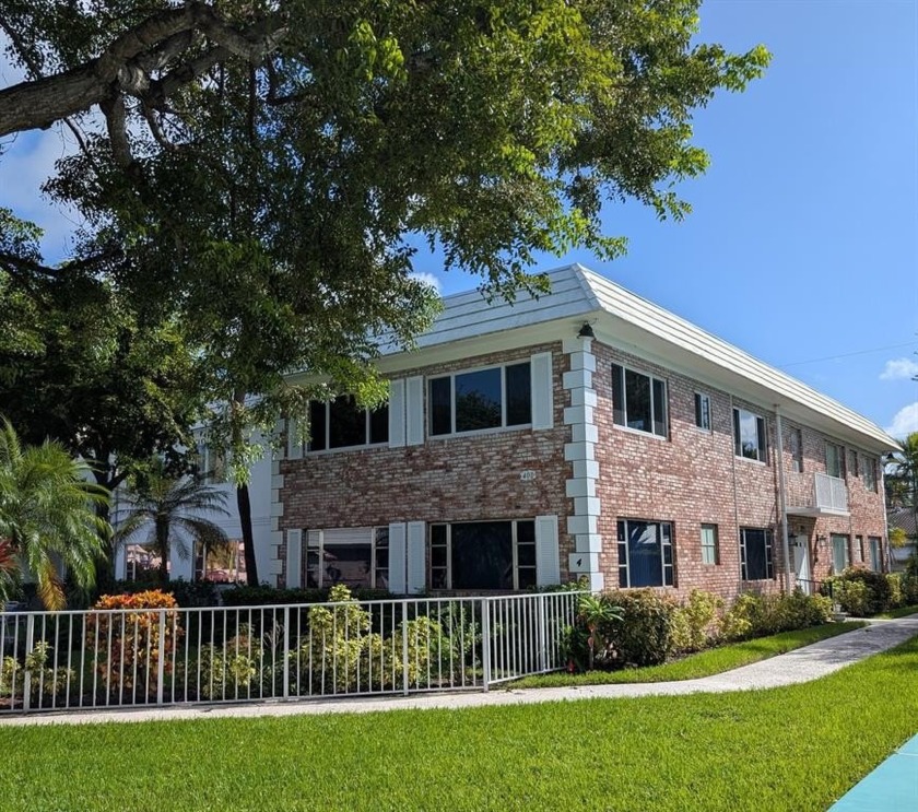 Beautifully remodeled 2-bedroom, 2-bath unit overlooking the - Beach Condo for sale in Pompano Beach, Florida on Beachhouse.com