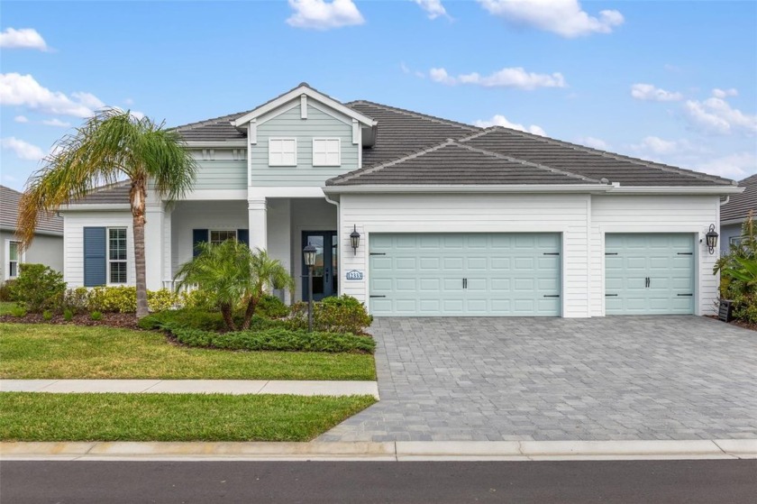 Better than new! This DESIGNER-INSPIRED KIAWAH MODEL in Grand - Beach Home for sale in Venice, Florida on Beachhouse.com