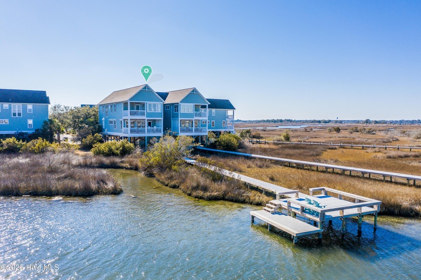 Stunning 4-bedroom, 4-bathroom Sound side waterfront townhome - Beach Townhome/Townhouse for sale in Surf City, North Carolina on Beachhouse.com