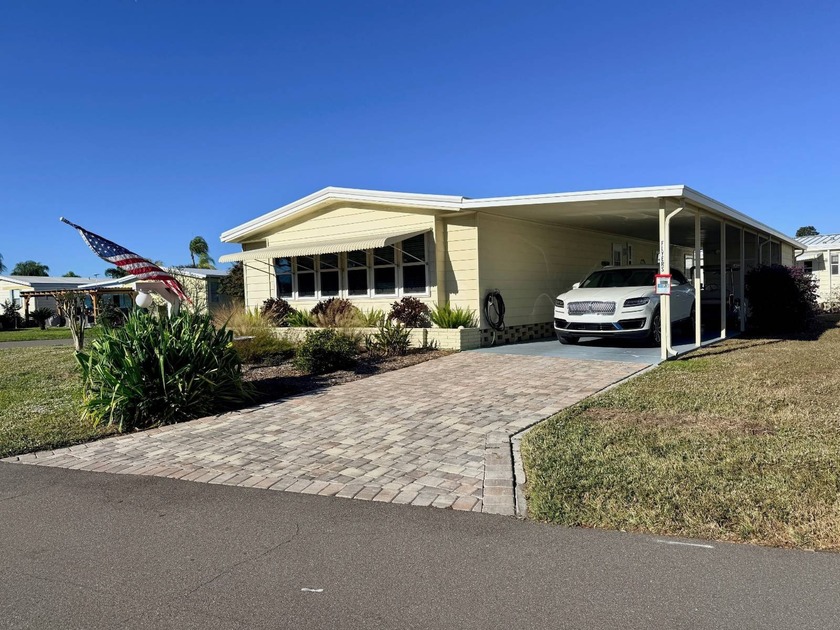 Welcome to this beautifully updated 2 bedroom, 2 bath - Beach Home for sale in Palmetto, Florida on Beachhouse.com