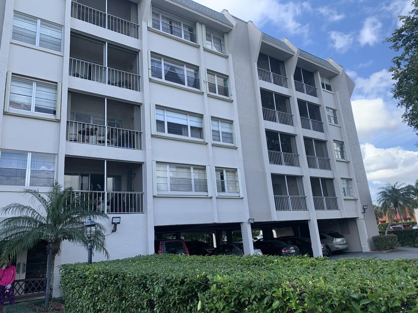 Fantastic Location - Experience a boutique style bldg ideally - Beach Condo for sale in West Palm Beach, Florida on Beachhouse.com