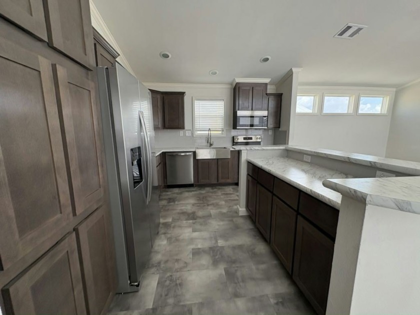 This is a very charming 2 bed 2 bath home. It has Vaulted - Beach Home for sale in Beach City, Texas on Beachhouse.com