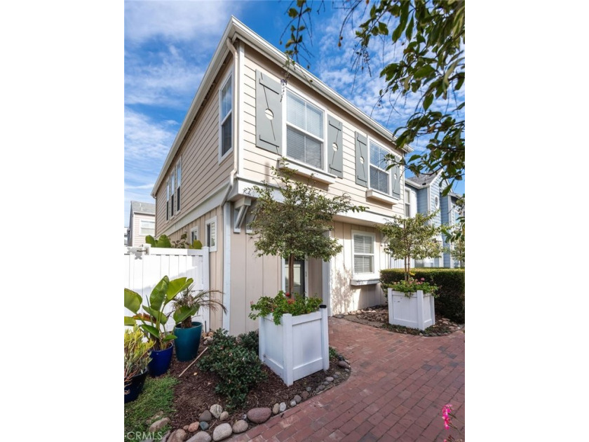 Welcome to this beautiful freestanding home near the beach - Beach Townhome/Townhouse for sale in Redondo Beach, California on Beachhouse.com