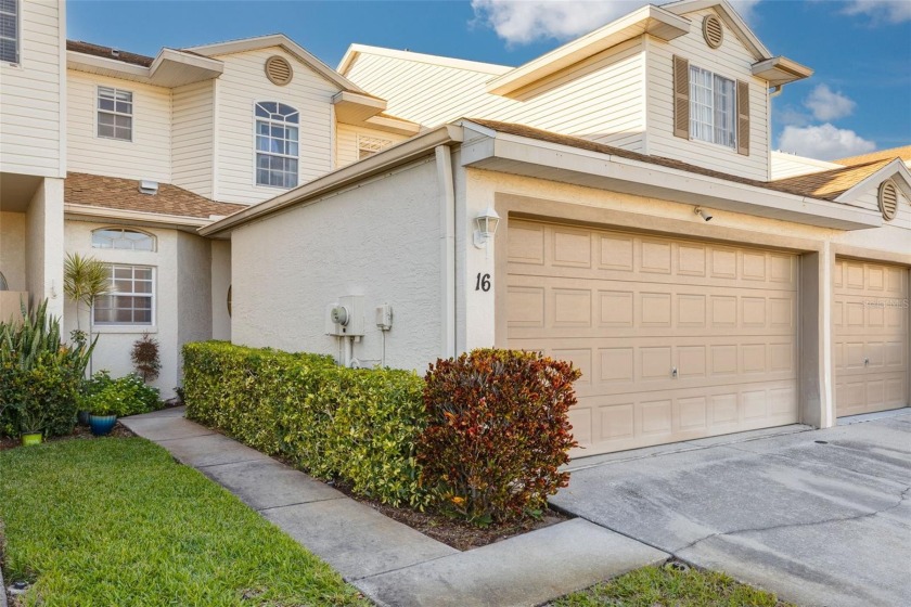 WELCOME TO YOUR DREAM HOME AT WILLOW LAKE TOWNHOMES IN CENTRAL - Beach Townhome/Townhouse for sale in Kenneth City, Florida on Beachhouse.com