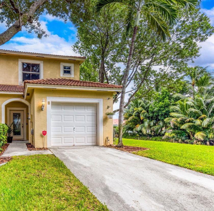 Don't miss the opportunity to own this beautiful 3 bedroom, 2.5 - Beach Townhome/Townhouse for sale in Boynton Beach, Florida on Beachhouse.com