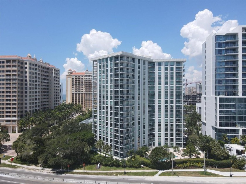 City living at its fineste and enjoy breathtaking panoramic - Beach Condo for sale in Sarasota, Florida on Beachhouse.com