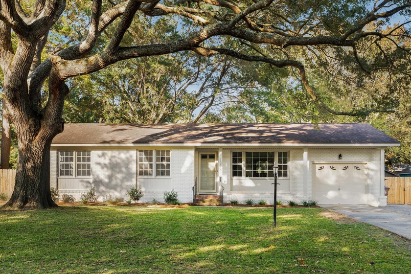 This beautifully renovated brick ranch balances classic - Beach Home for sale in Charleston, South Carolina on Beachhouse.com