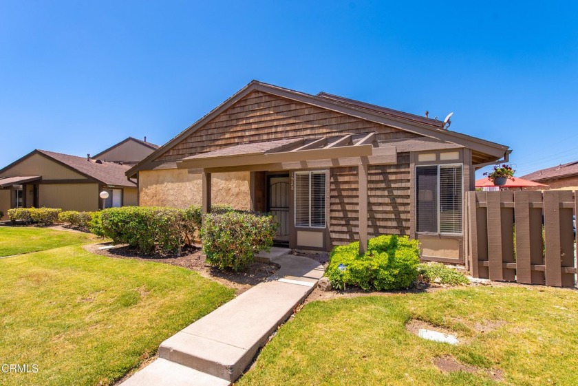 Wow! Don't miss out on this turn-key move in ready condo in the - Beach Condo for sale in Ventura, California on Beachhouse.com