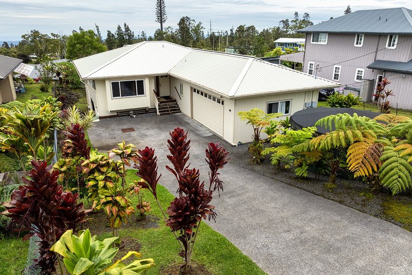 Opportunity is knocking with this beautifully well maintained 3 - Beach Home for sale in Hilo, Hawaii on Beachhouse.com
