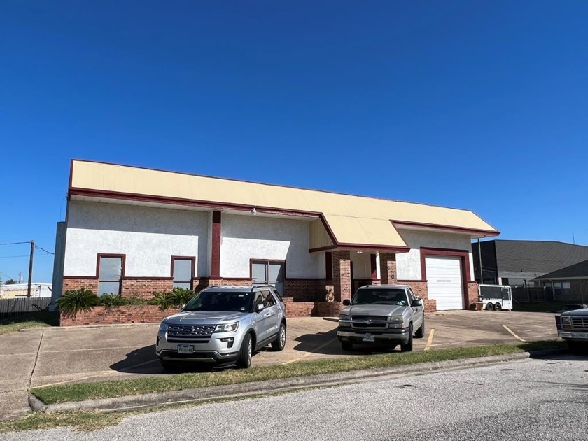 Centrally located, just a block off the main artery of Stewart - Beach Commercial for sale in Galveston, Texas on Beachhouse.com