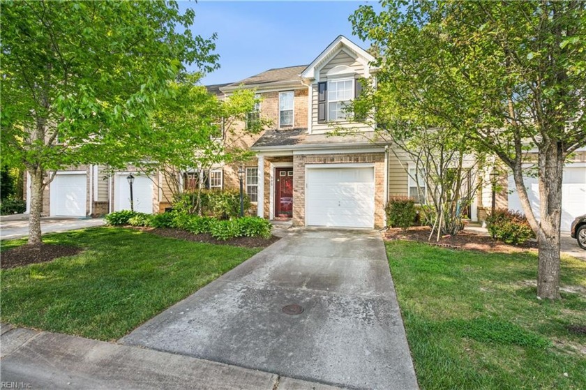 Low maintenance living is less than 5 minutes from a local - Beach Townhome/Townhouse for sale in Yorktown, Virginia on Beachhouse.com