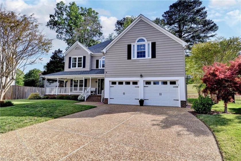 Welcome home! This remodeled beauty is tucked away in a - Beach Home for sale in Yorktown, Virginia on Beachhouse.com