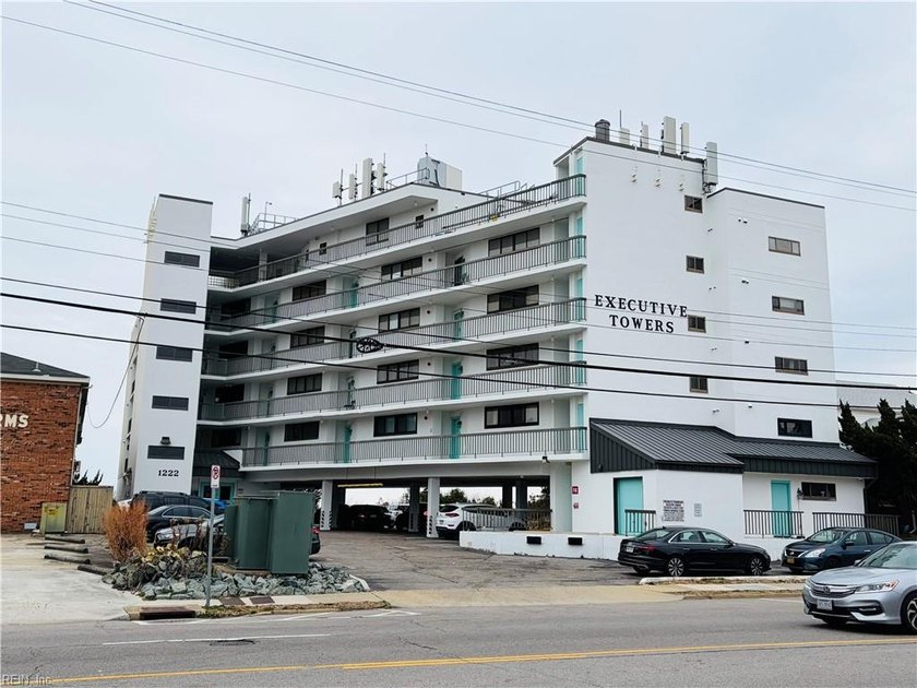 Bayfront living at ExecutiveTowers in Oceanview! This 1-bedroom - Beach Condo for sale in Norfolk, Virginia on Beachhouse.com