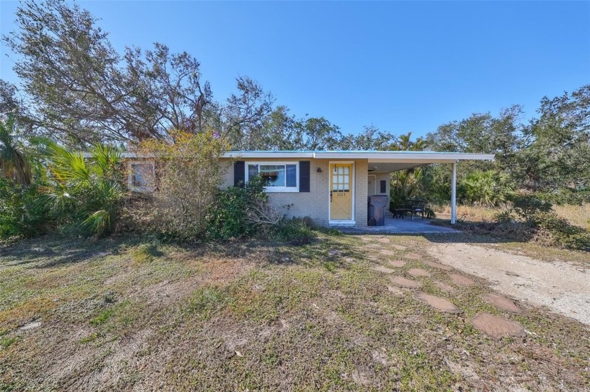 Under contract-accepting backup offers. This property offers a - Beach Home for sale in Ruskin, Florida on Beachhouse.com