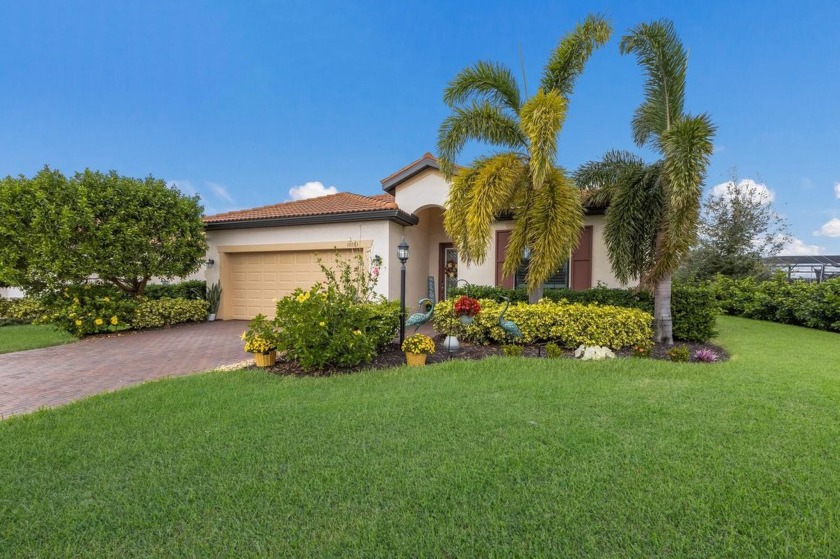 This pristine pool home located in The Links at Rosedale exudes - Beach Home for sale in Bradenton, Florida on Beachhouse.com