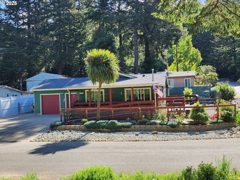 This thoughtfully remodeled home combines comfort, functionality - Beach Home for sale in Port Orford, Oregon on Beachhouse.com