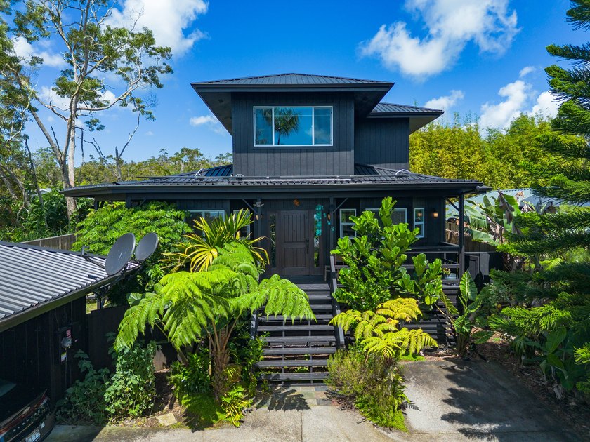 Welcome to this beautifully updated and meticulously maintained - Beach Home for sale in Hilo, Hawaii on Beachhouse.com