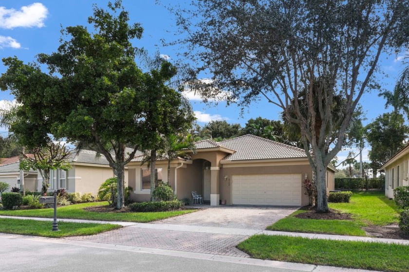 NEW ROOF 2023 IN THIS VERY POPULAR WIDE OPEN MARBELLA FLOOR PLAN - Beach Home for sale in Boynton Beach, Florida on Beachhouse.com