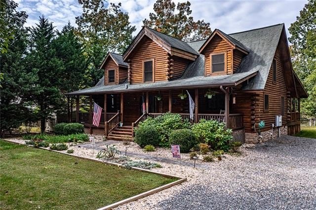 Log Cabin on the water! Located on Hacks Creek in a small - Beach Home for sale in Burgess, Virginia on Beachhouse.com