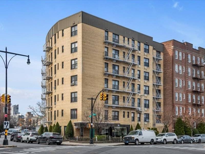 NOTE THAT THE LISTING AGENT HAS SECURED A LENDER THAT CAN LEND - Beach Condo for sale in Brooklyn, New York on Beachhouse.com