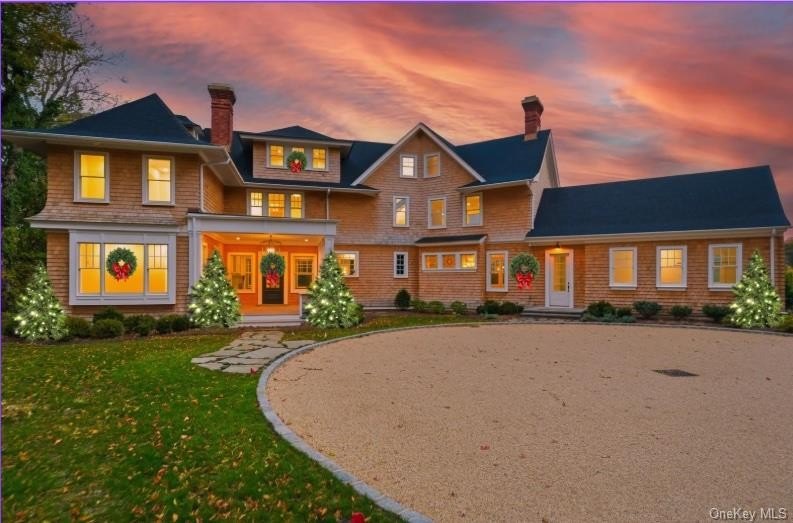 Huntington Bay, NY. The one you have been waiting for in Bay - Beach Home for sale in Huntington Bay, New York on Beachhouse.com