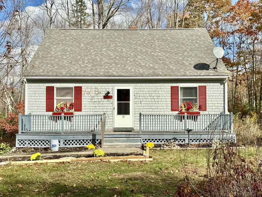 Welcome to this classic New England Cape, located in a peaceful - Beach Home for sale in Lincolnville, Maine on Beachhouse.com