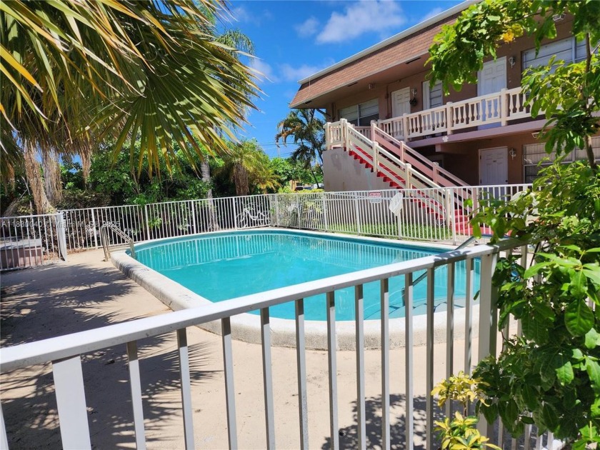 Excellent 1/1 in desired Pompano Beach Area with 480 sqft, OK to - Beach Condo for sale in Pompano Beach, Florida on Beachhouse.com