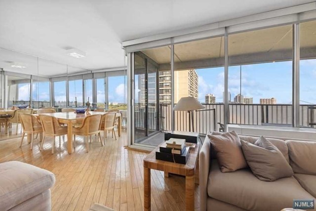 NOW LOWER FEES, ALL AMENITIES INCLUDED, & PET FRIENDLY(UNDER - Beach Apartment for sale in Fort Lee, New Jersey on Beachhouse.com