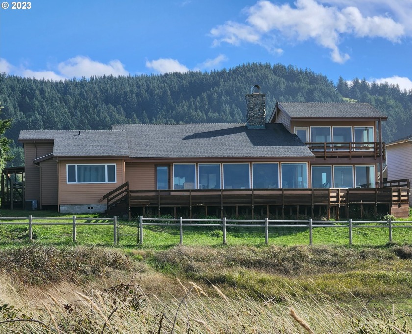 Are you searching for the perfect oceanfront home?  One that you - Beach Home for sale in Gold Beach, Oregon on Beachhouse.com