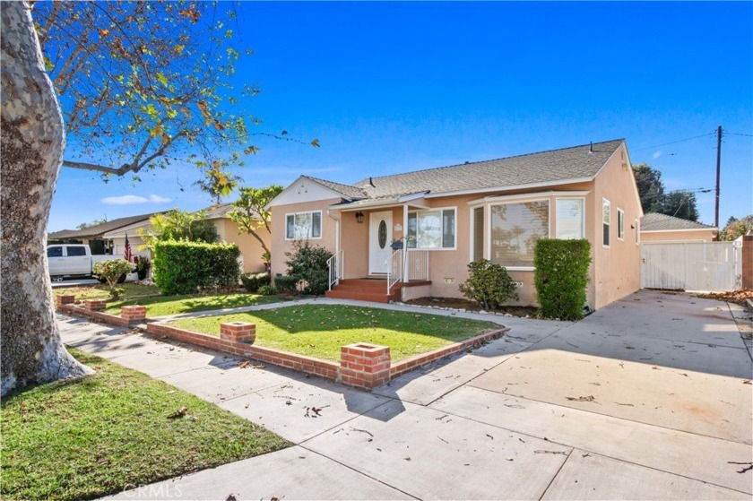 Charming 3-Bedroom, 2-Bath Lakewood Village Home on a - Beach Home for sale in Long Beach, California on Beachhouse.com