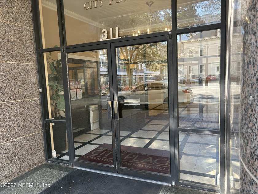 Studio apartment on the 5th floor of a charming historic - Beach Condo for sale in Jacksonville, Florida on Beachhouse.com