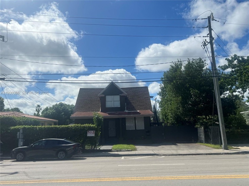 [LOCATION, LOCATION ,LOCATION].  

PRIME MULTI-FAMILY - Beach Townhome/Townhouse for sale in Miami, Florida on Beachhouse.com