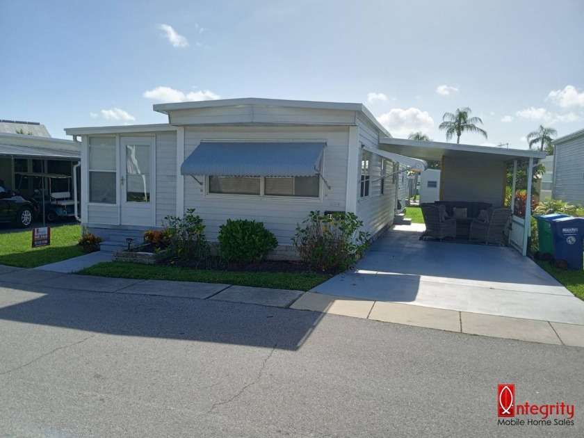 Close to Beach !!! 2 bedroom 1 1/2 Bath updated home , in - Beach Home for sale in St. Petersburg, Florida on Beachhouse.com