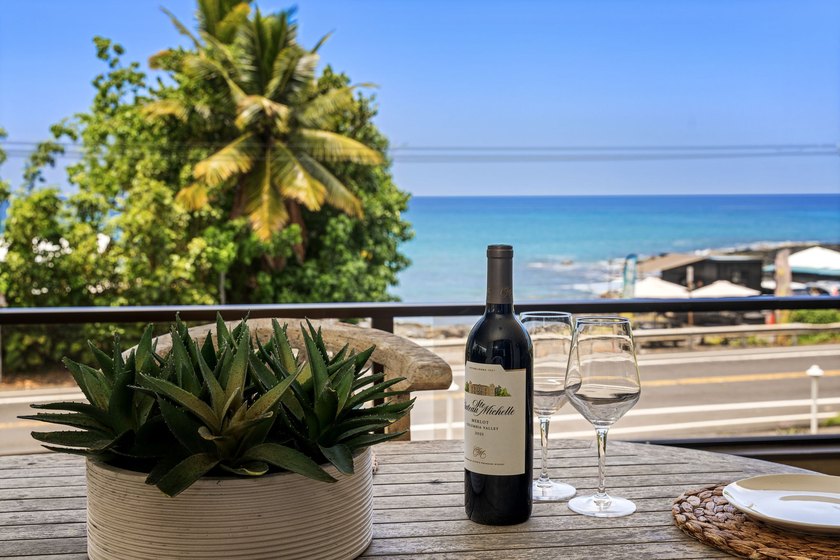Fully upgraded and ideally positioned along iconic Alii Drive - Beach Condo for sale in Kailua Kona, Hawaii on Beachhouse.com