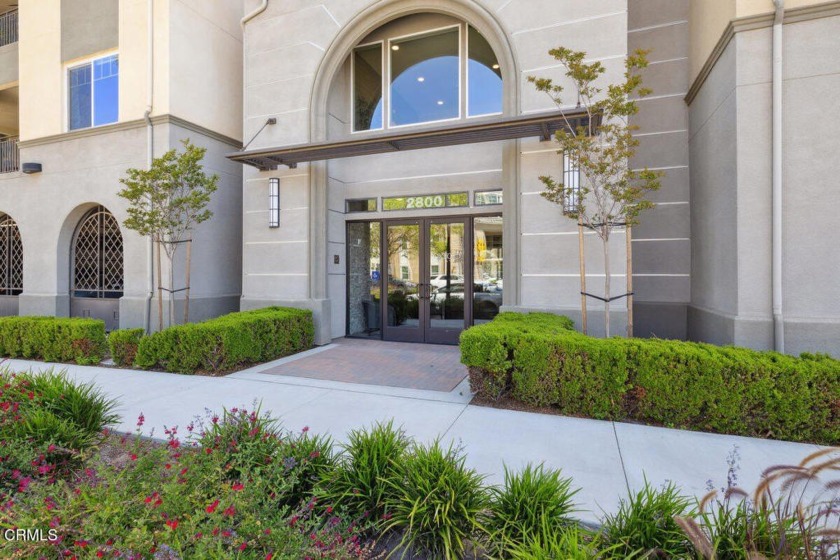 Welcome Home to Oxford Flats within the master-planned community - Beach Condo for sale in Oxnard, California on Beachhouse.com