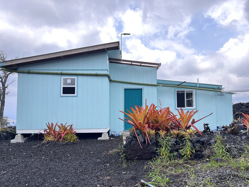 !!MOTIVATED SELLER!! Charming, bright, well built cabin with - Beach Home for sale in Ocean View, Hawaii on Beachhouse.com