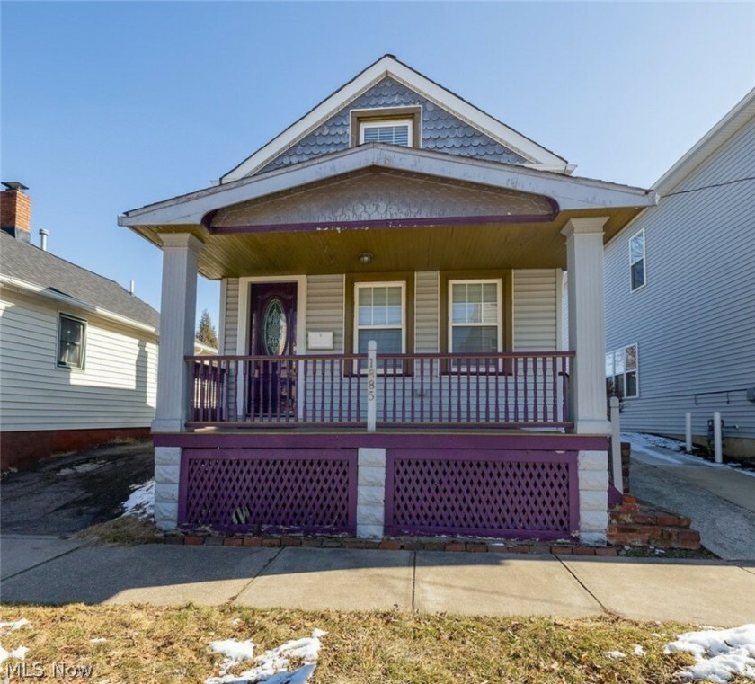 Move right in to this recently rehabbed single family home with - Beach Home for sale in Cleveland, Ohio on Beachhouse.com