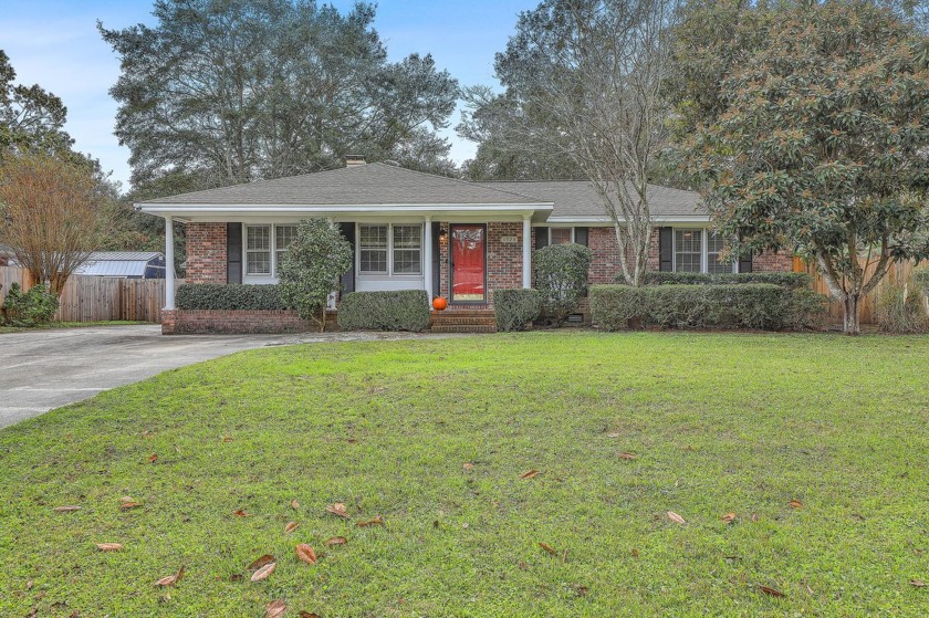 Welcome to this lovely brick ranch in the well-established - Beach Home for sale in Charleston, South Carolina on Beachhouse.com